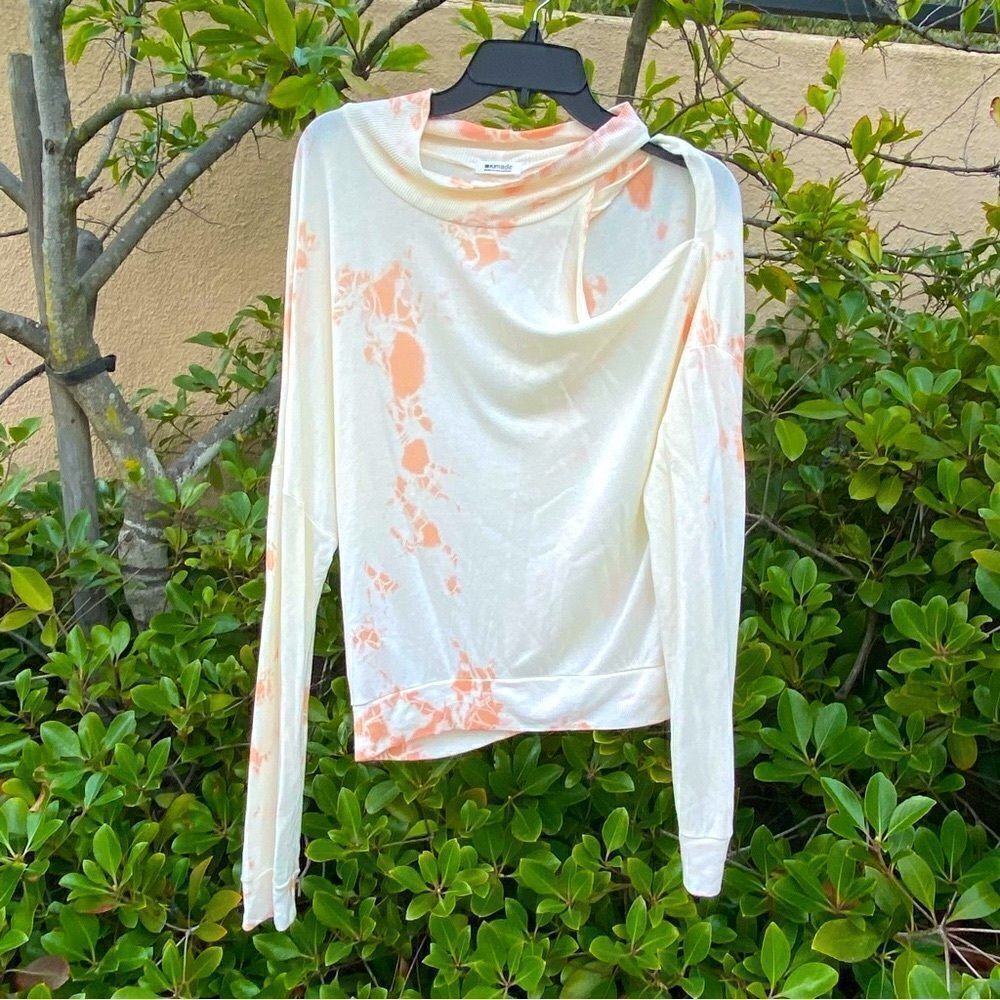 REVOLVE LA MADE Cold Shoulder Sweatshirt in Ivory and Tangerine size S EUC!